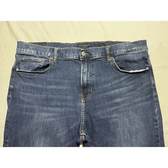 Lucky Brand Men's 410 Athletic Straight Leg Blue Denim Jeans - Size 40x28.5 - Picture 3 of 8